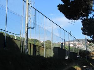 xarxa de protecci&oacute; del camp de futbol