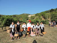 La p&uacute;billa, dames d'honor i l'hereu d'enguany
