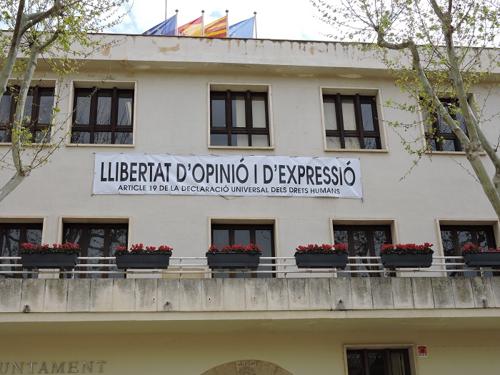 Pancarta ajuntament