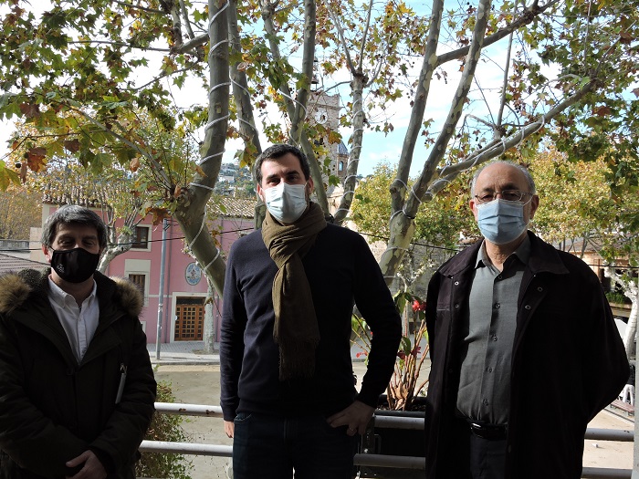 L'Alcalde Marc Almendro amb el nou S�ndic i el S�ndic sortint