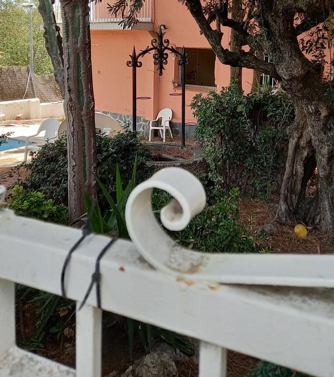Casa desallotjada a l'avinguda dels Rosers