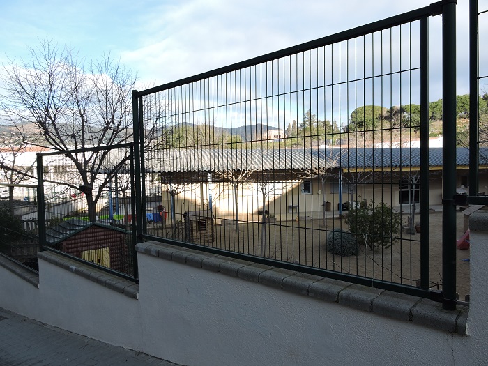 Els Pinyons, tanca
