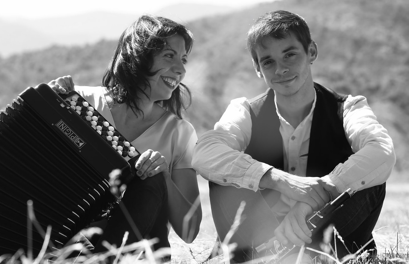 Duet Daura retallada