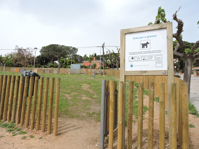 �rea de gossos Fontcalda