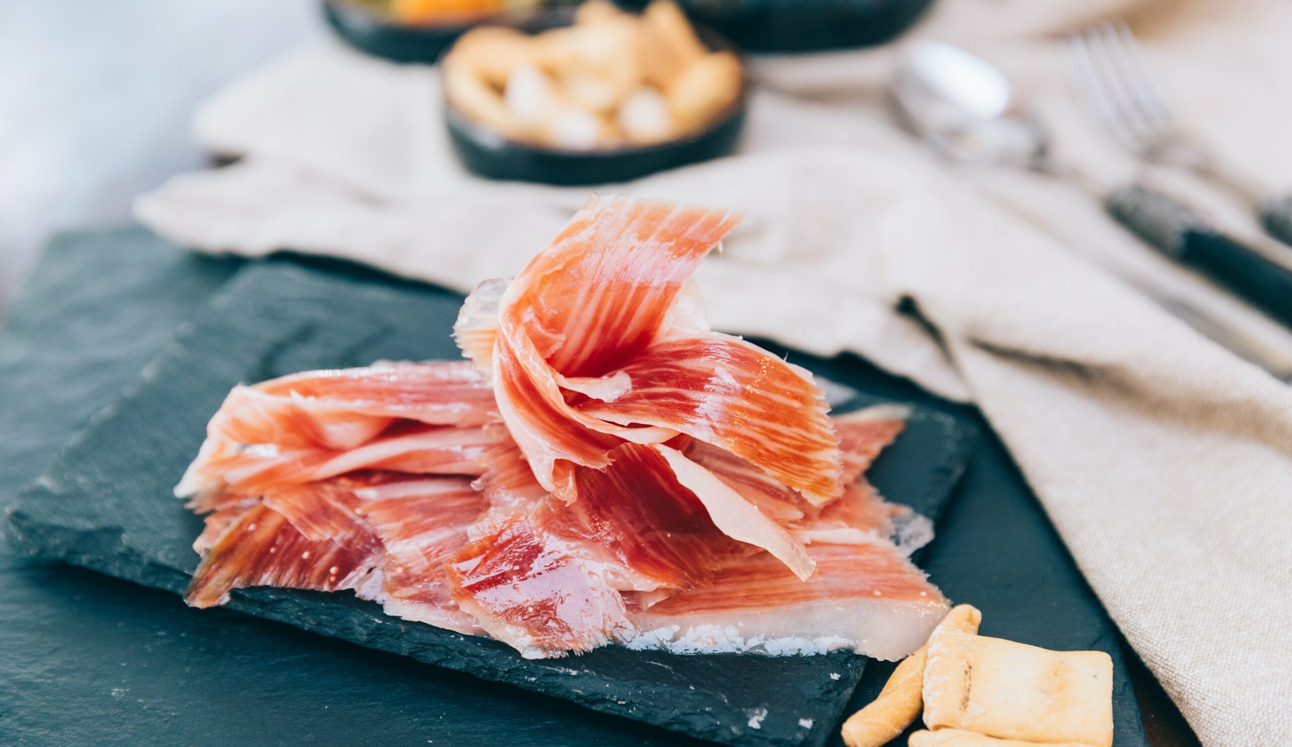 Alta Alella: Visita i maridatge amb pernil Ibèric i formatges (Anglès)