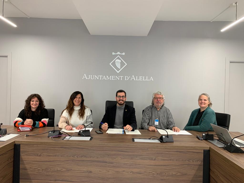 Signatura conveni La Caixa