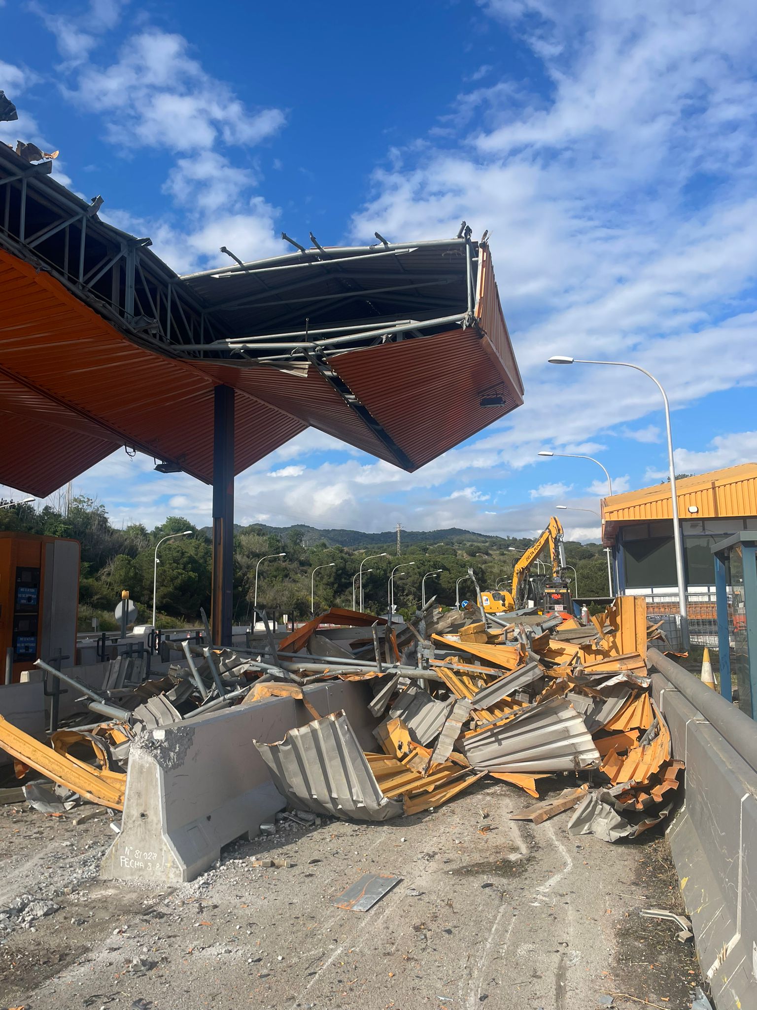 Desmantellament cabines peatge Alella Desmantellament cabines peatge Alella