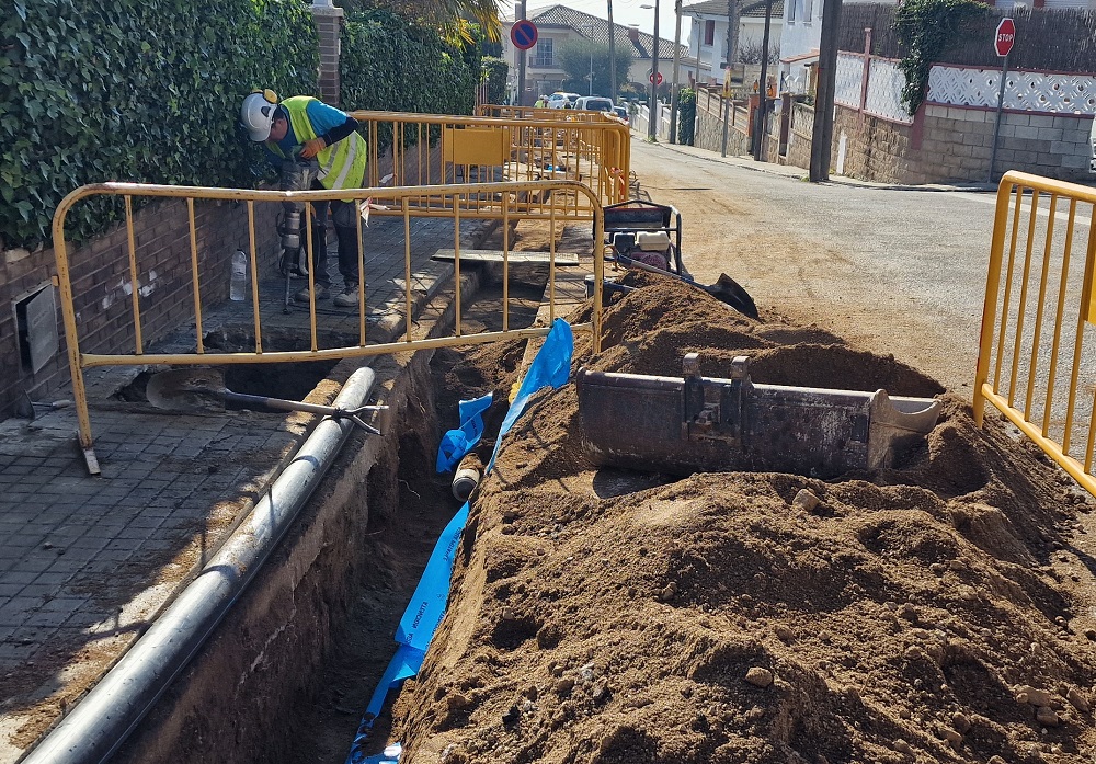 Les obres de renovació de la xarxa d'aigua es traslladen al carrer Cervantes